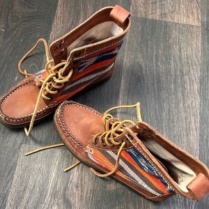 Samoa Moccasin Boots Aztec print